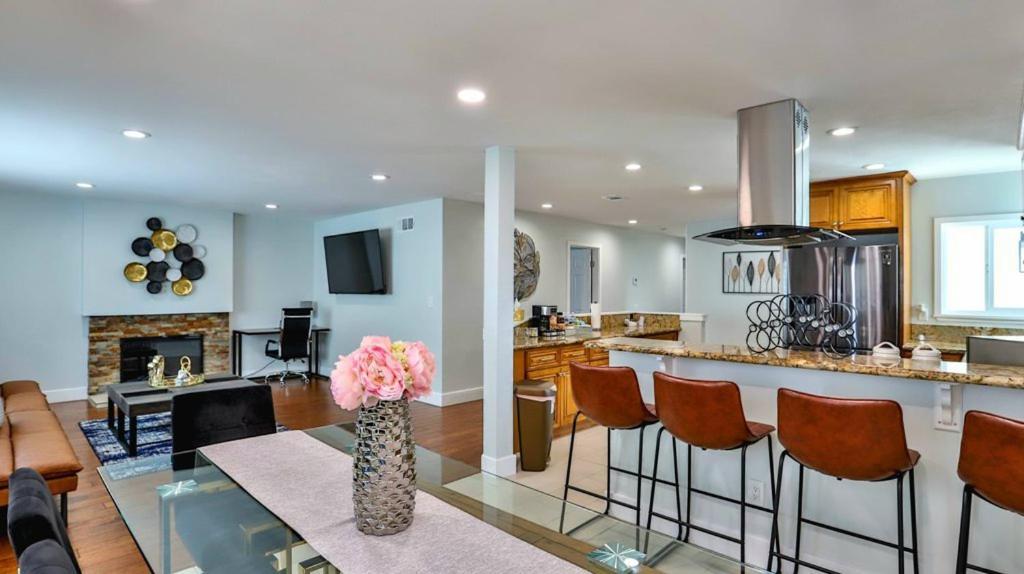 H&H Modern Lux 4Bd 1 King Suite 3 Queen Socal Disney Westminster Esterno foto