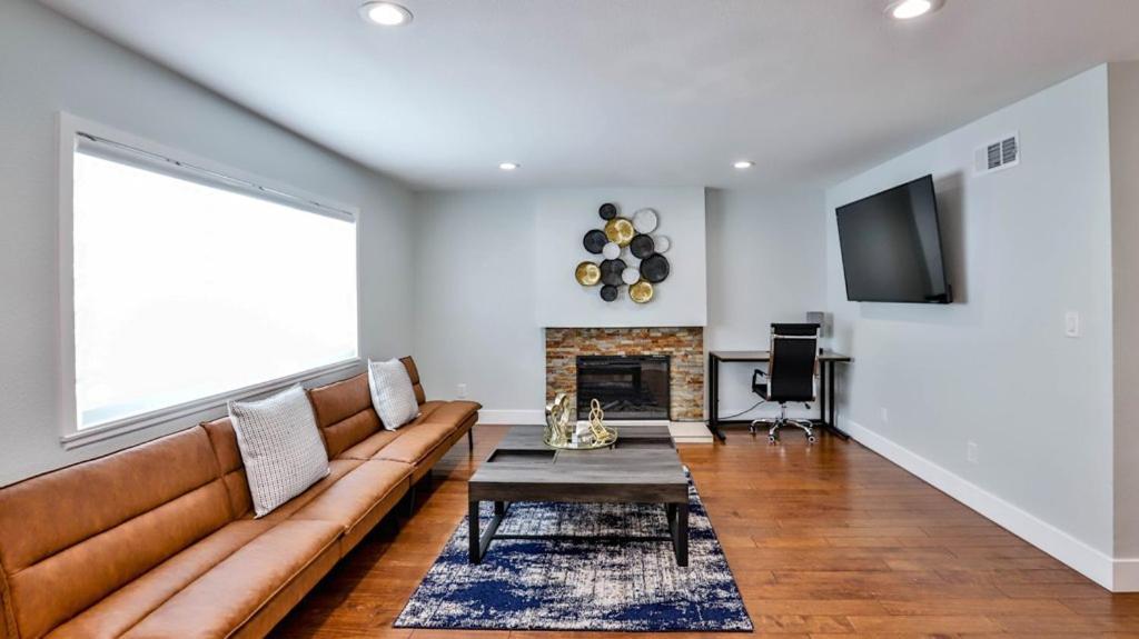 H&H Modern Lux 4Bd 1 King Suite 3 Queen Socal Disney Westminster Esterno foto