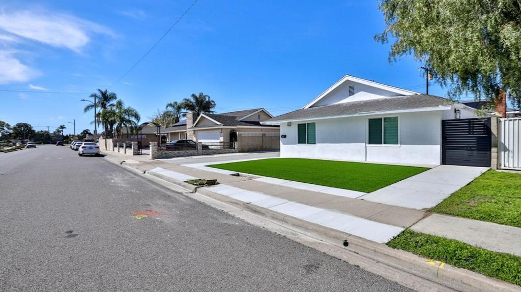 H&H Modern Lux 4Bd 1 King Suite 3 Queen Socal Disney Westminster Esterno foto