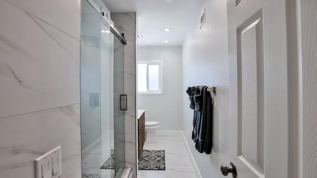 H&H Modern Lux 4Bd 1 King Suite 3 Queen Socal Disney Westminster Esterno foto