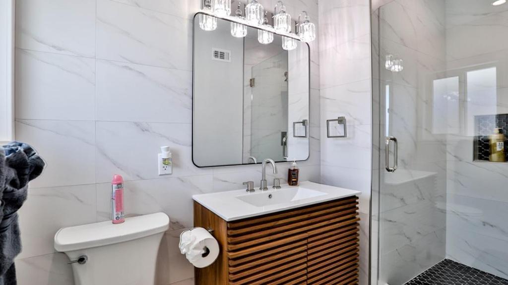 H&H Modern Lux 4Bd 1 King Suite 3 Queen Socal Disney Westminster Esterno foto