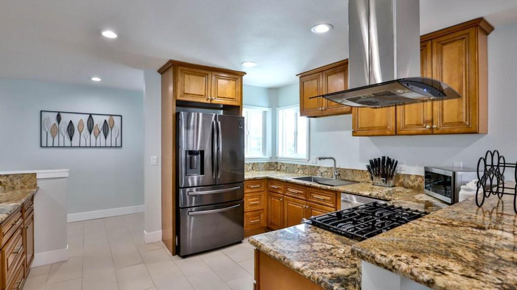 H&H Modern Lux 4Bd 1 King Suite 3 Queen Socal Disney Westminster Esterno foto